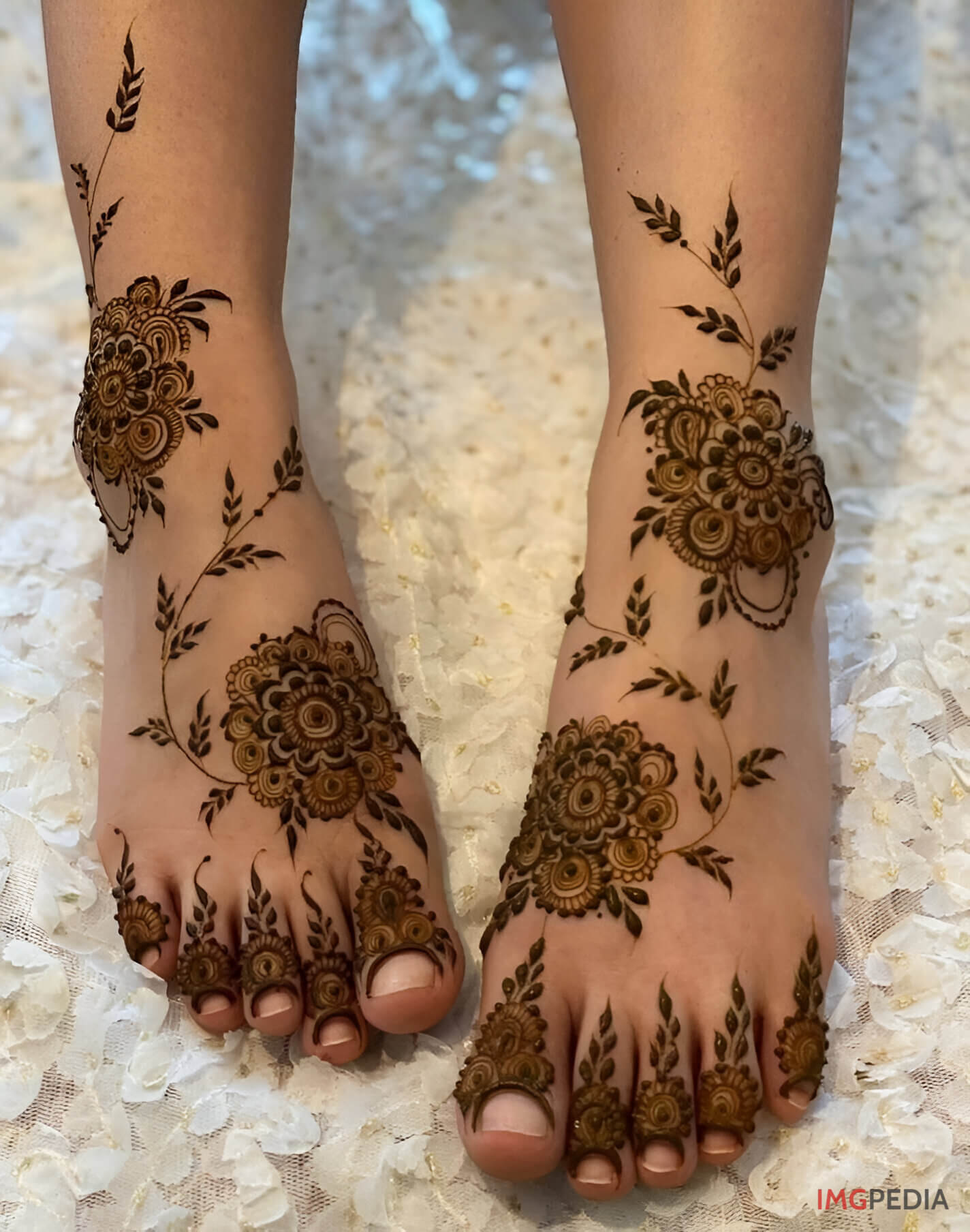 Floral leg mehandi design 2