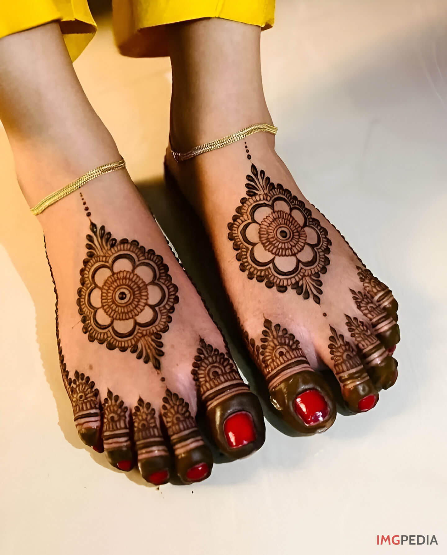 Floral leg mehandi design 3