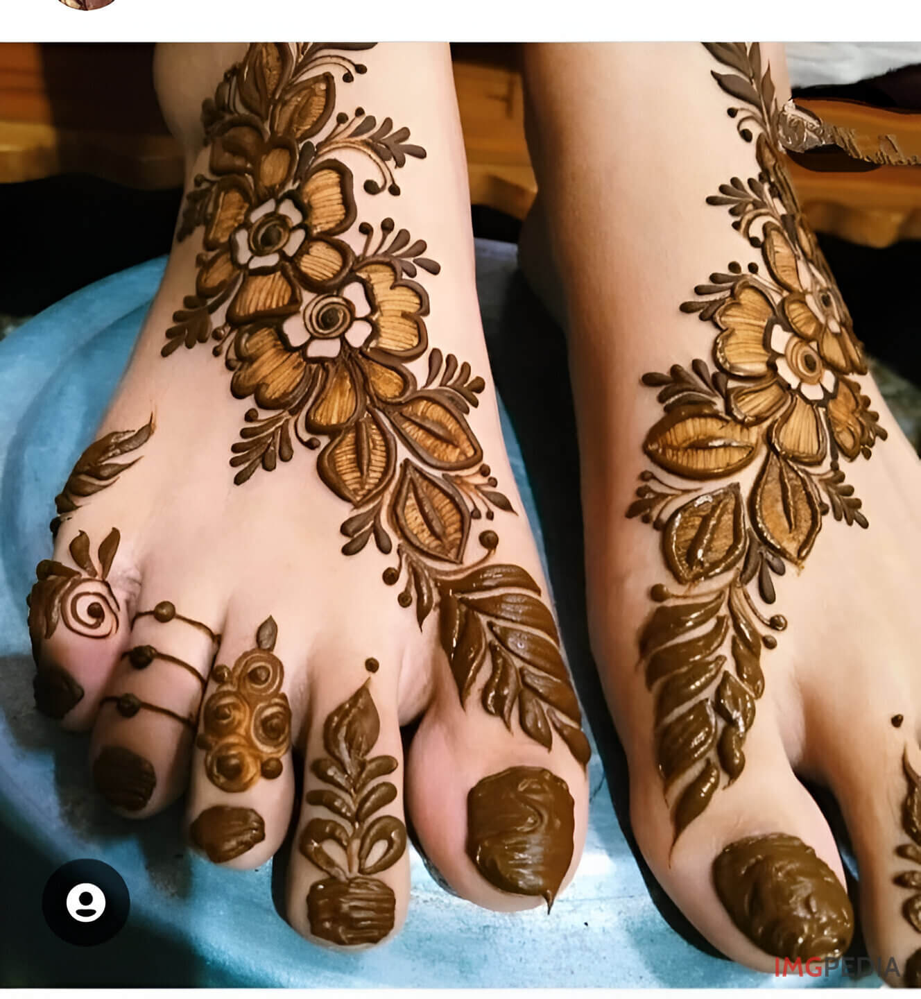 Floral leg mehandi design 5