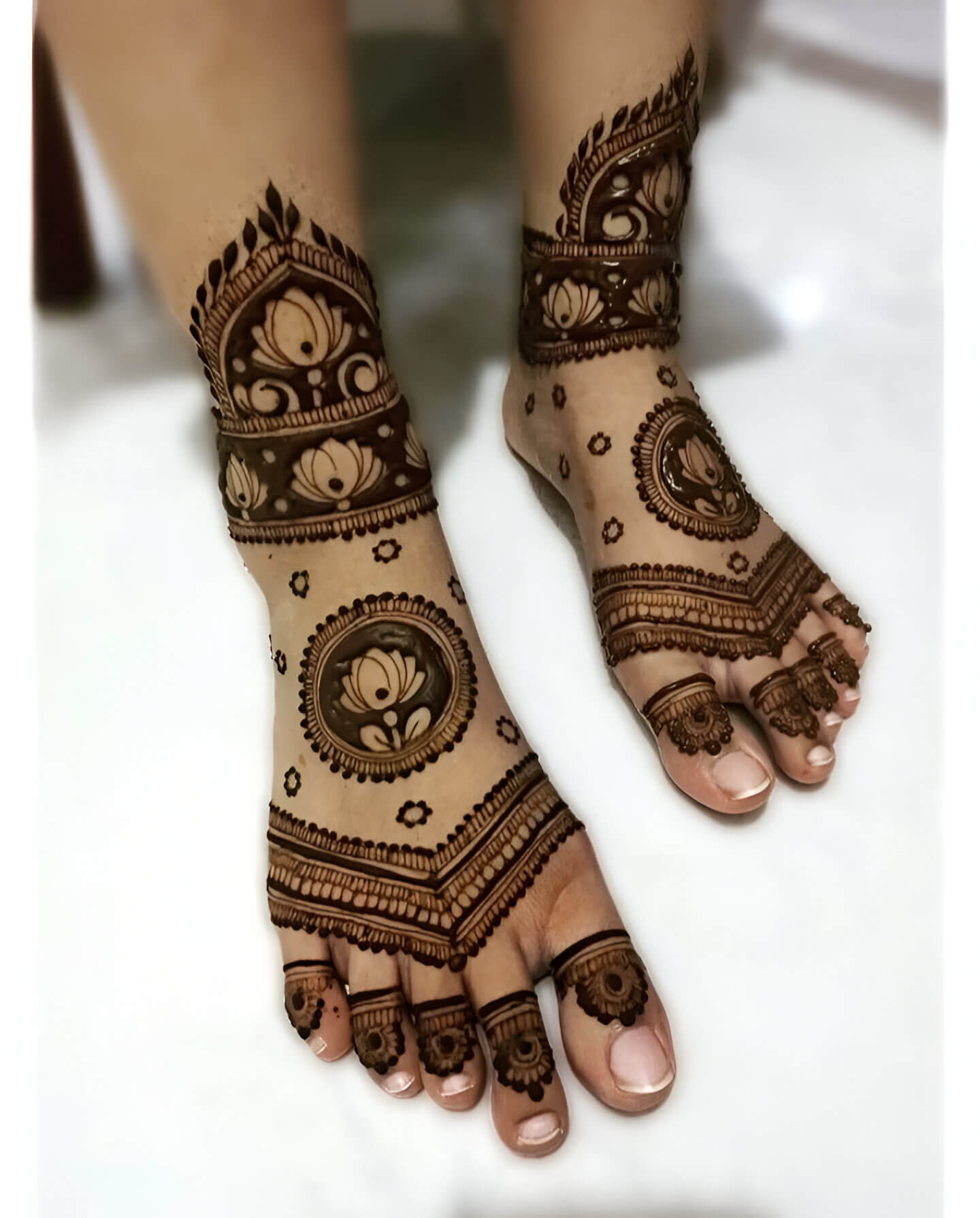 Geometric and Modern Mehandi design 1