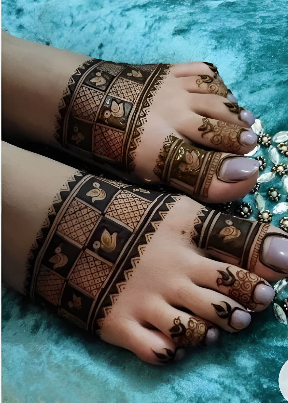 Geometric and Modern Mehandi design 3