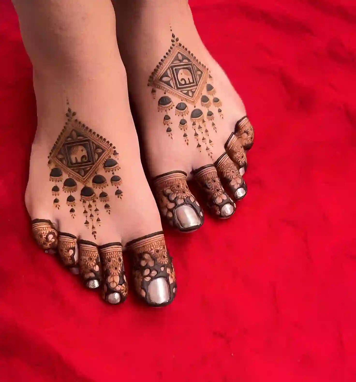 Stylish Modern Mehndi Design