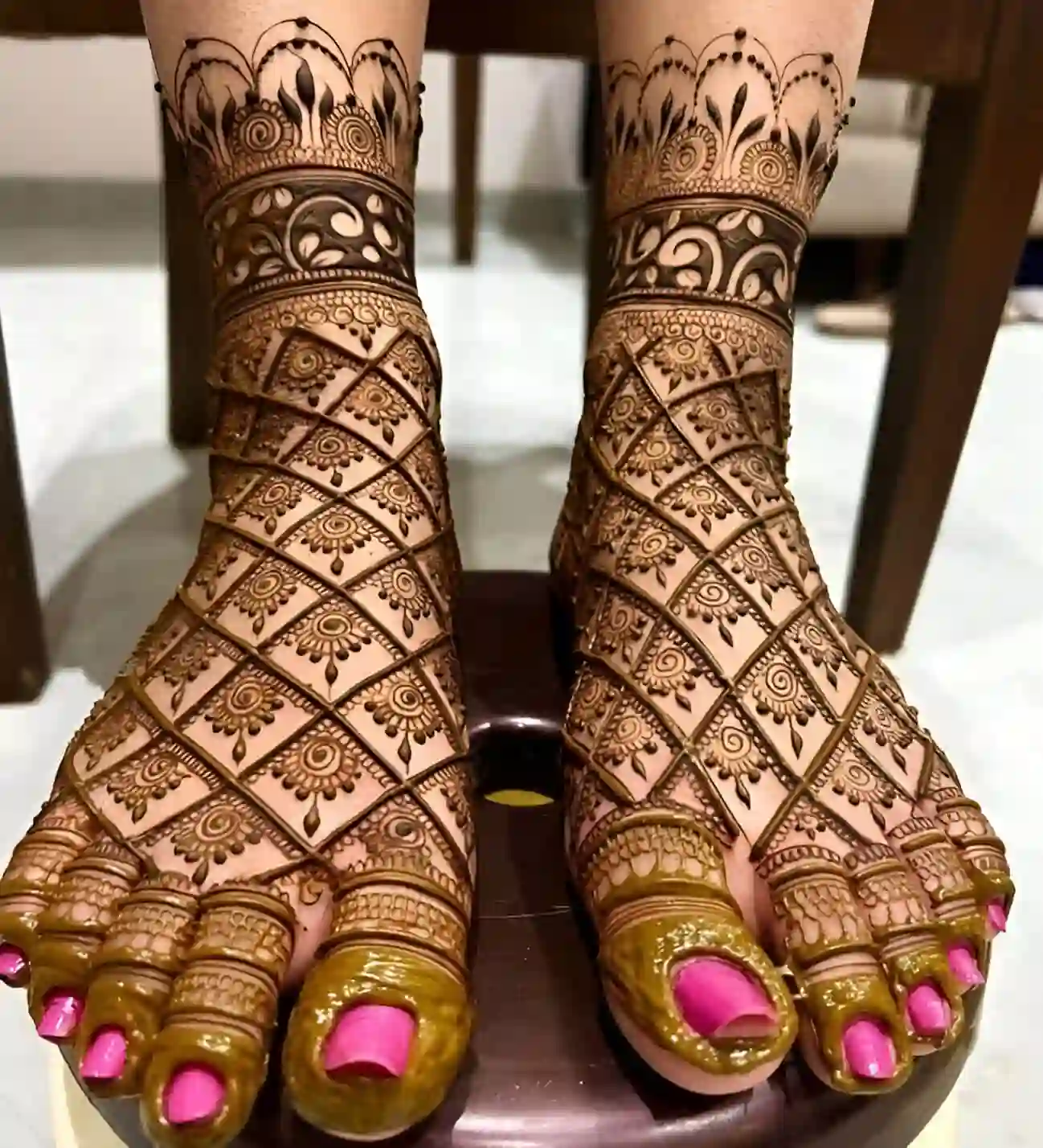 Arabic Pakistani Modern Mehndi Design