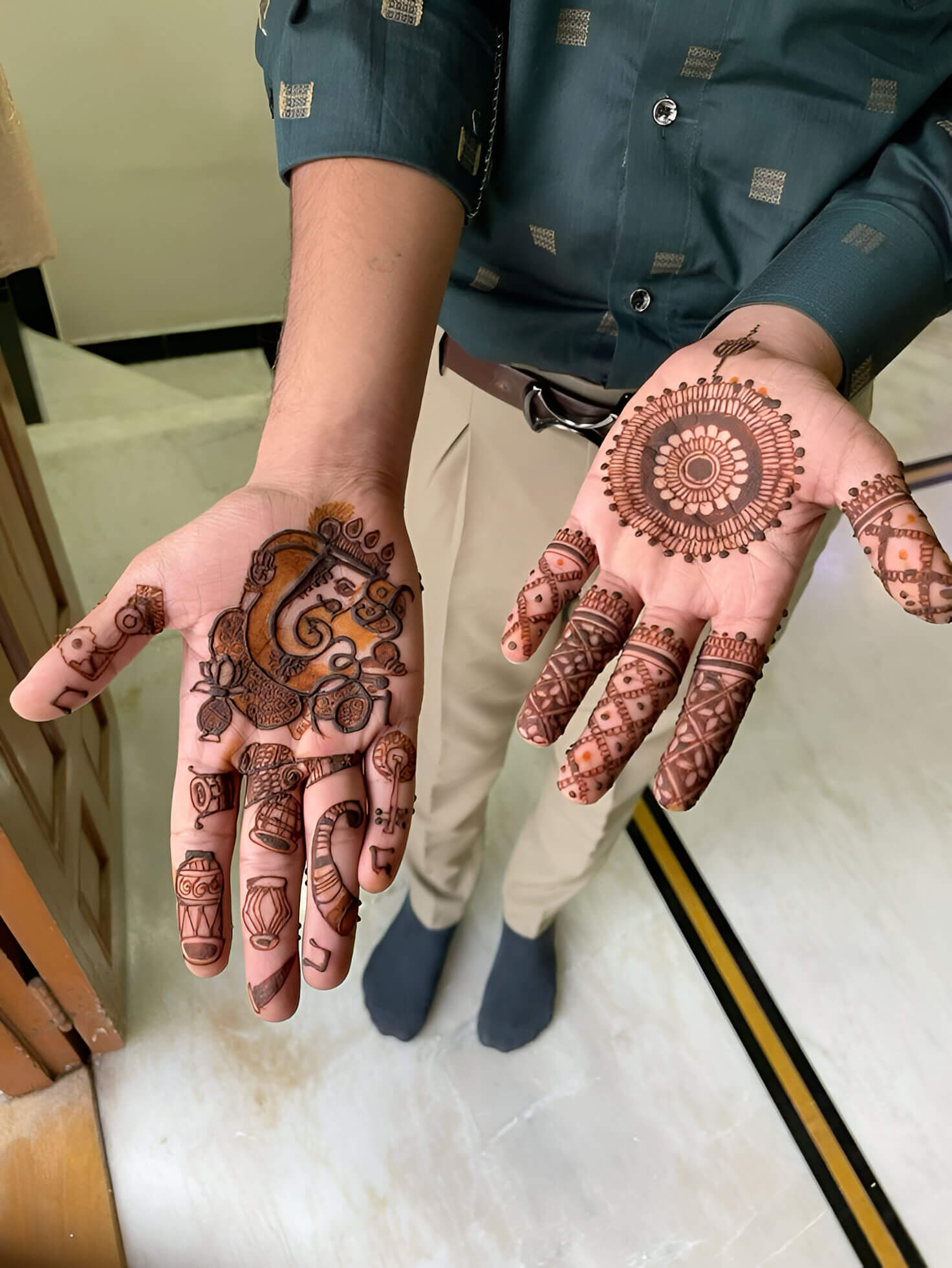 Mix of Traditional and Modern mehandi design 2