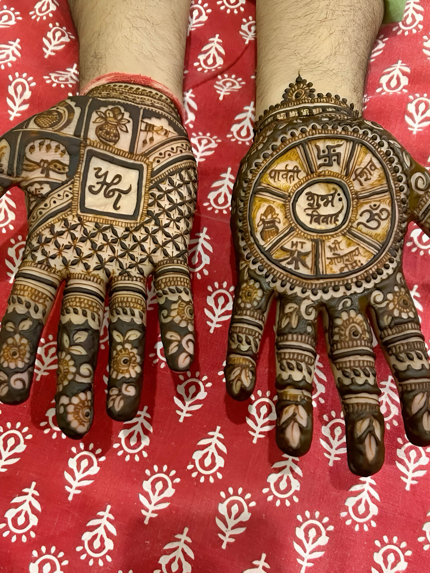 Mix of Traditional and Modern mehandi design 3