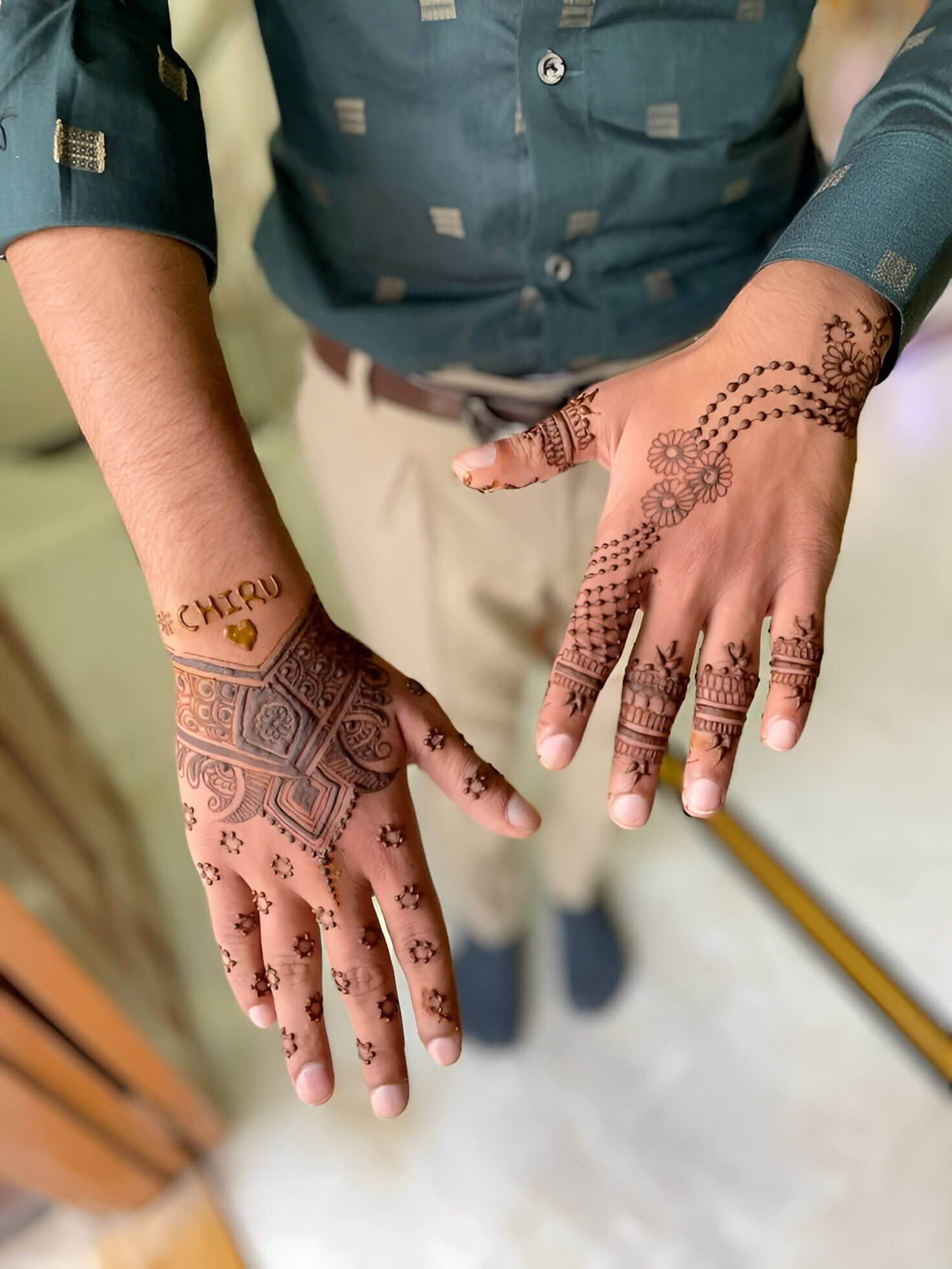 Mix of Traditional and Modern mehandi design 6