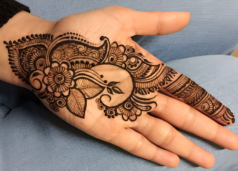 bold pattern mehandi design 6