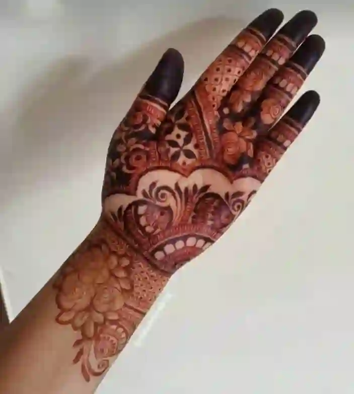 Aesthetic Front Hand Mehndi Designs