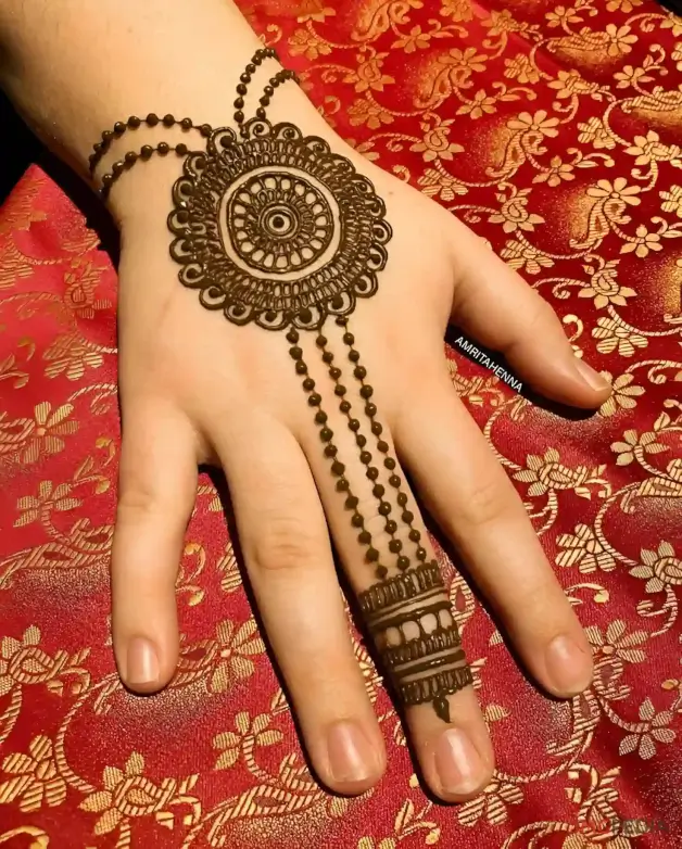 Lines Mehndi Design