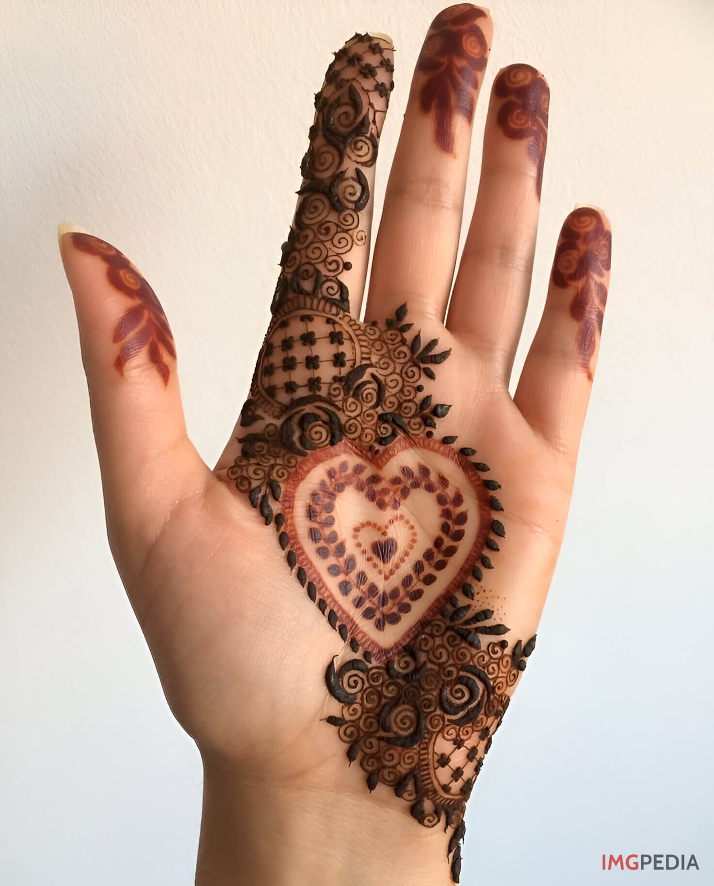 Hearts mehandi design 2