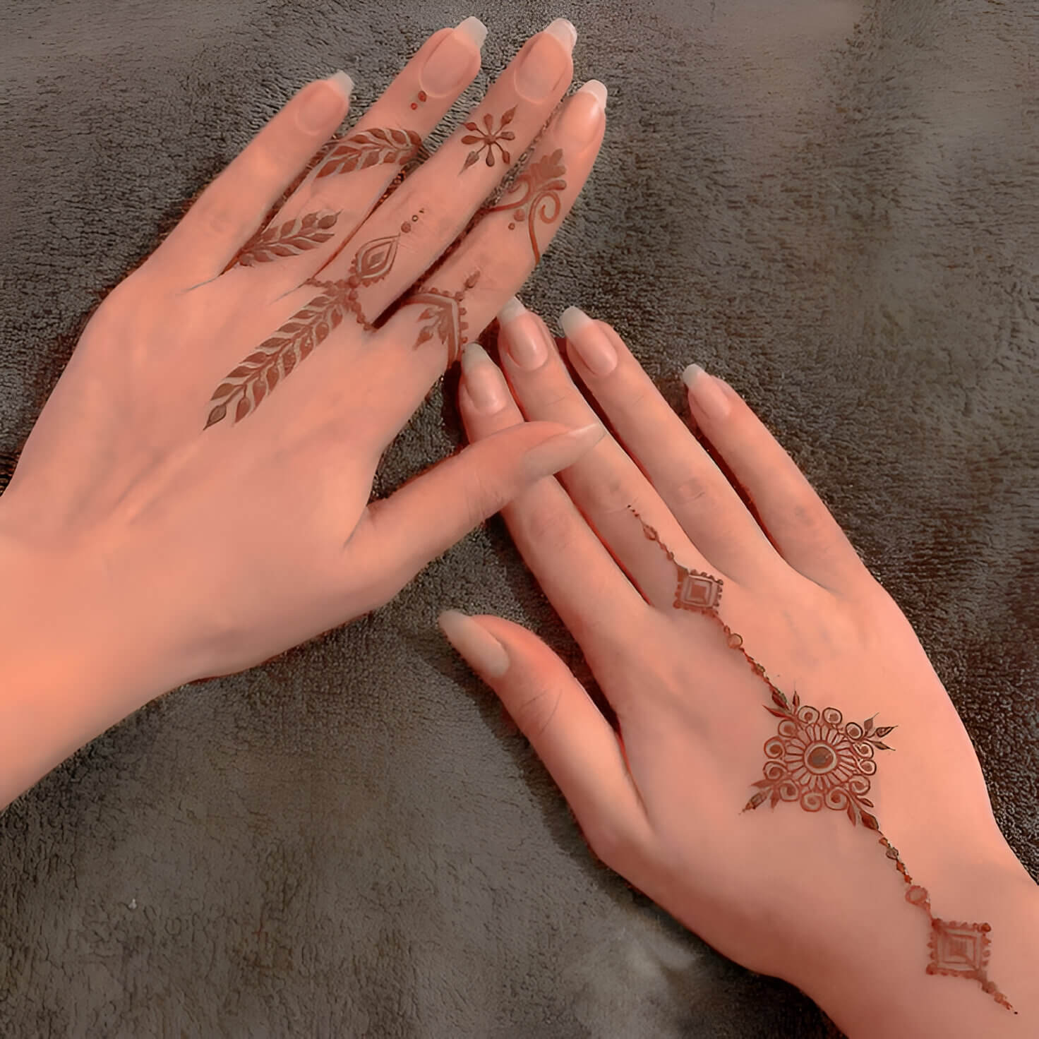 Minimalist fingers mehndi Designs 6