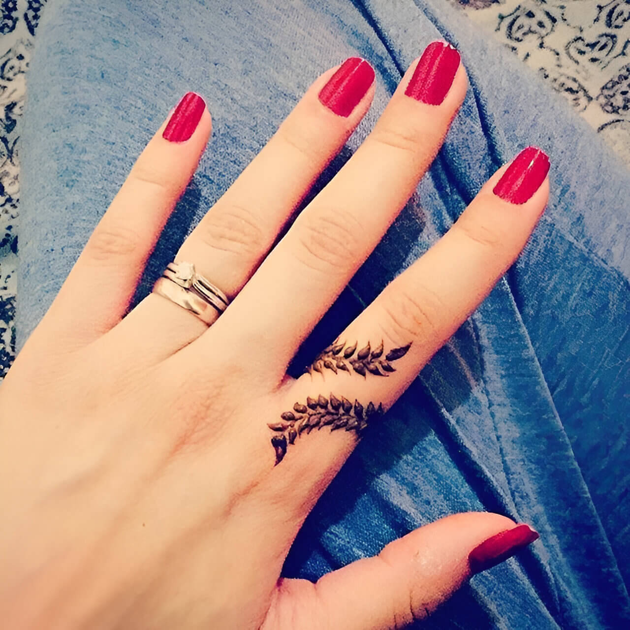 Ring Style Mehndi design 4