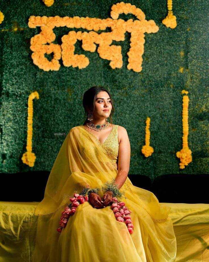 Single Haldi Poses for Bride 2