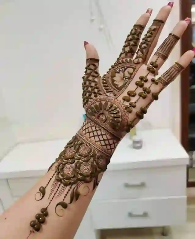 Simple Stylish Front Hand Mehndi Designs