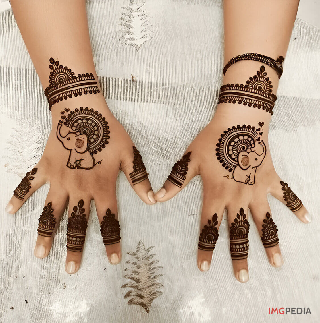 cute animal shapes mehandi design 1