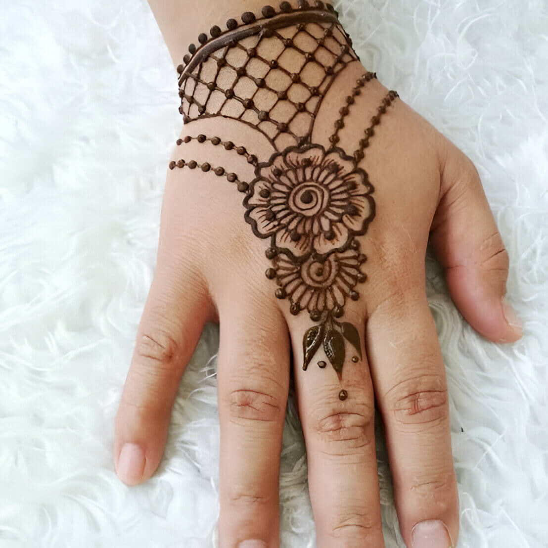 floral pattern mehandi design 4