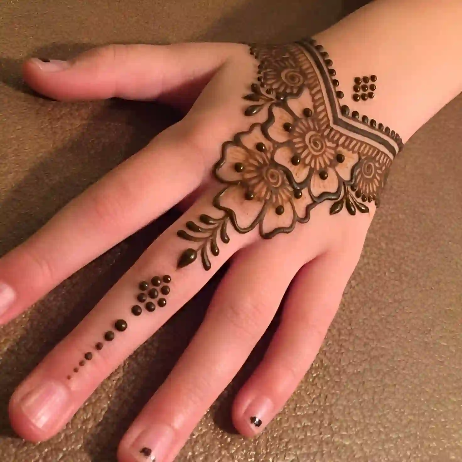 Floral Mehndi Design Front Hand