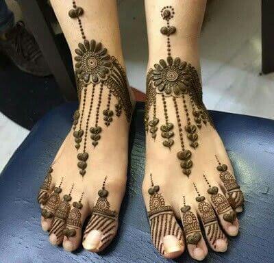 Simple Foot Mehndi Design For Karwa Chauth