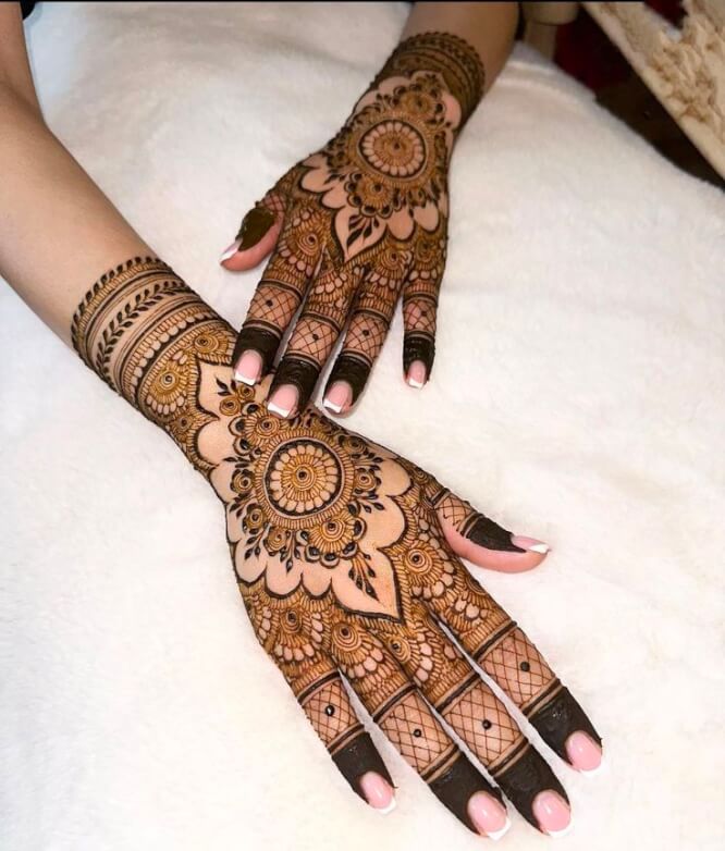 Full Hand Latest Mehndi Design For Karwa Chauth