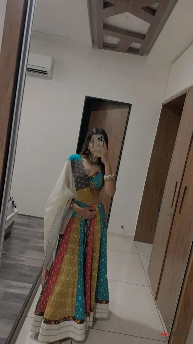 Hidden Face Girl Mirror Selfie Poses In Lehenga