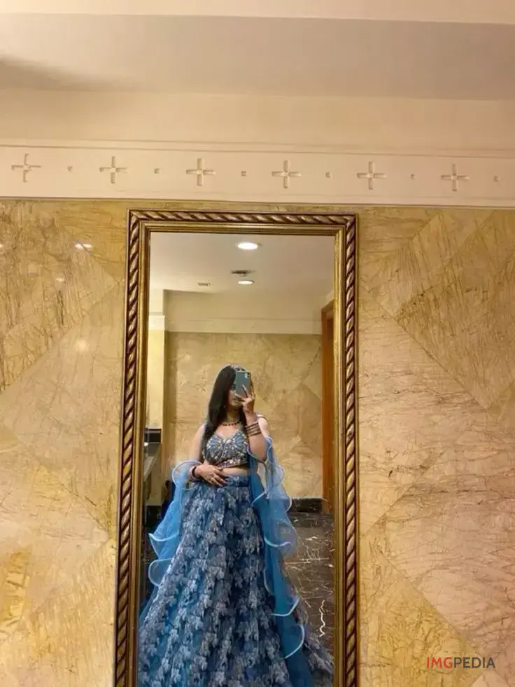 Hide Face Hide Face Poses Girl Mirror Selfie In Lehenga