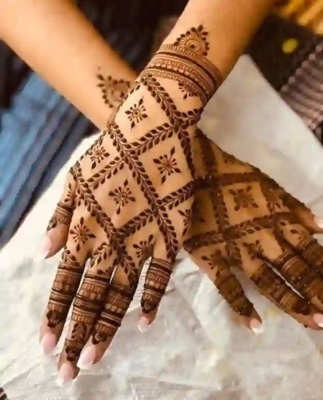 Easy And Simple Back Hand Mehndi Design