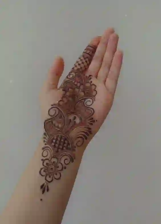 Stylish Front Hand Mehndi Design